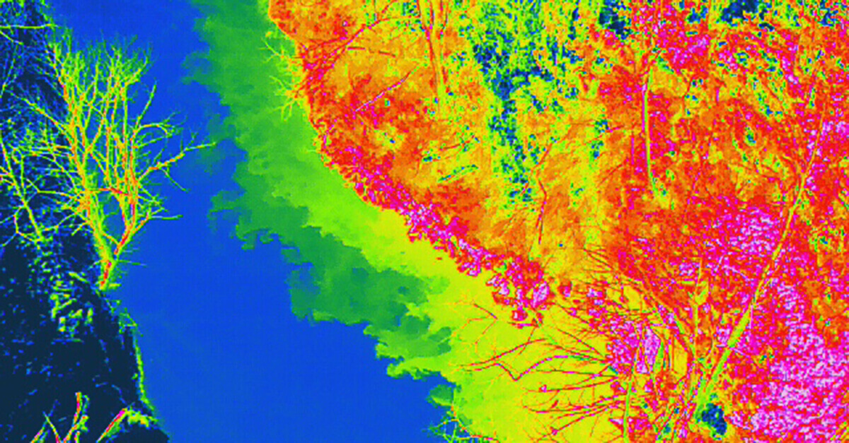 Thermal aerial image of groundwater upwelling and mixing along stream channels